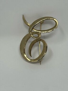 Mamselle Vintage Signed Fancy Script "E" Initial Brooch Pin Brushed Gold Tone